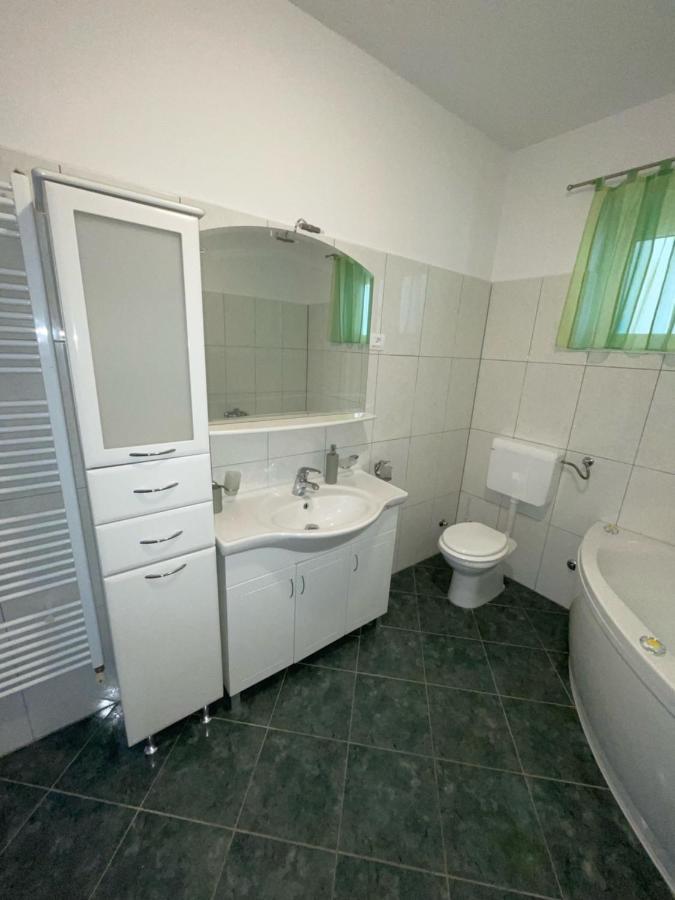 Apartman Varea Ližnjan Eksteriør billede